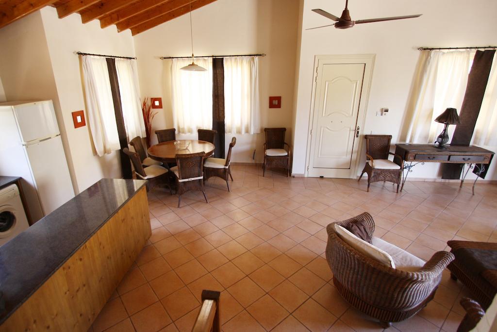 Amoroza Villa Piszúri Szoba fotó